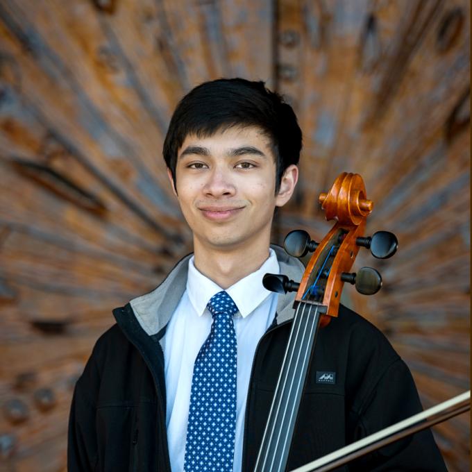 Portrait of Ian Carlos