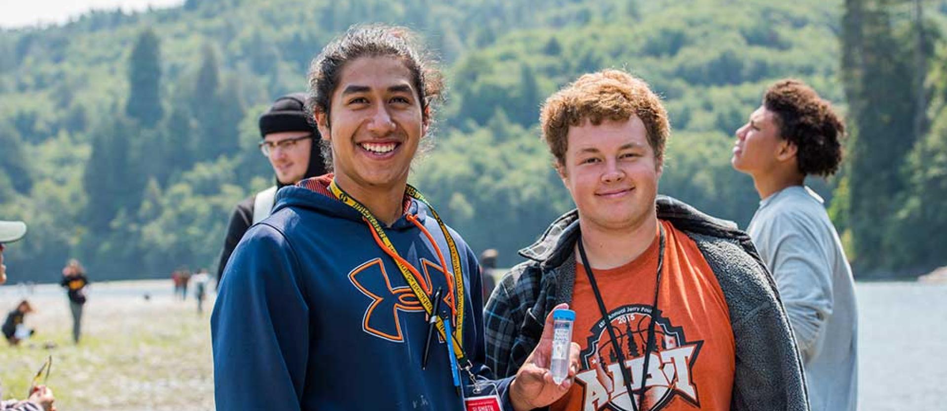 Students on Klamath Connection field trip at river