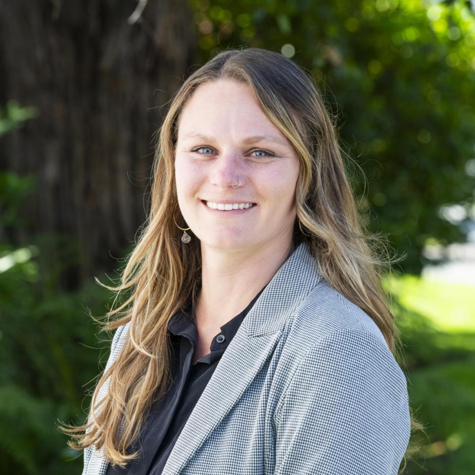 Image of Julie Stewart