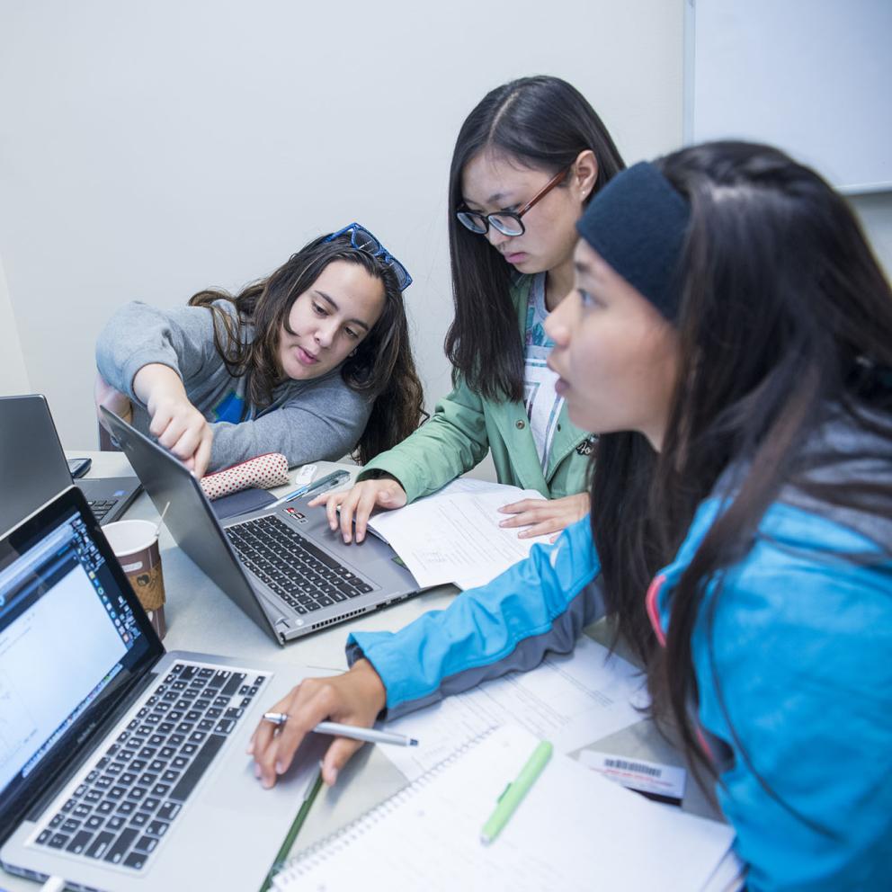 A group of students in a computer lab