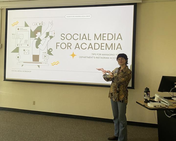 Kianna Znika presents a social media workshop