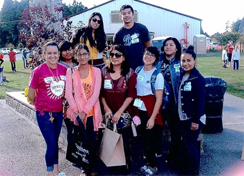 Puentes volunteers at this years’ annual Festejando Nuesta Salud.